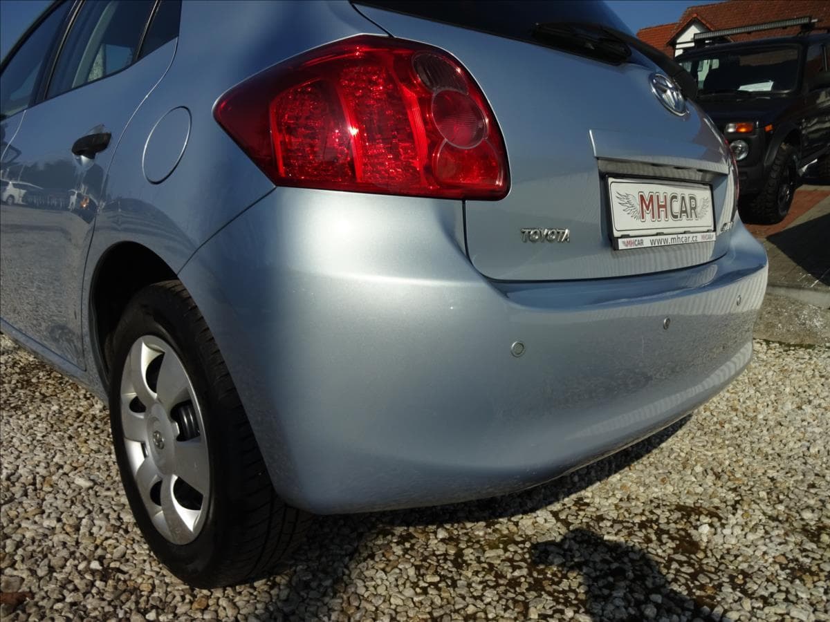 2009 Toyota Auris - 14