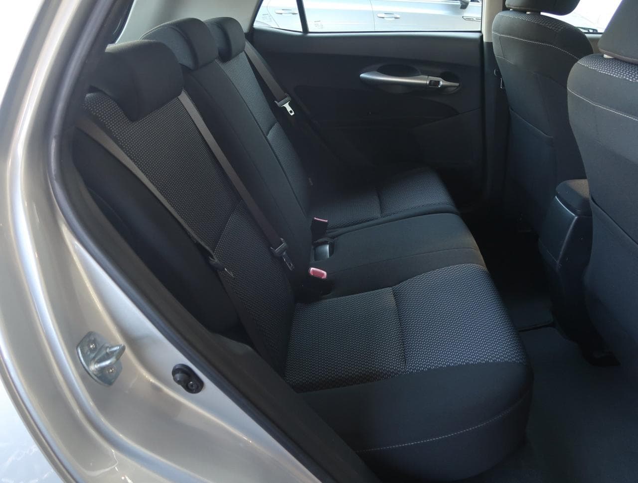 2011 Toyota Auris - 13