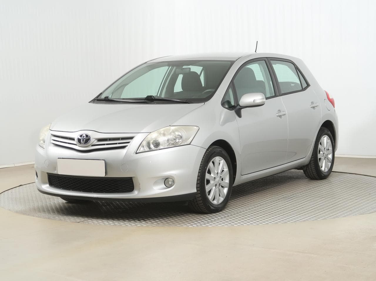 2011 Toyota Auris - 3
