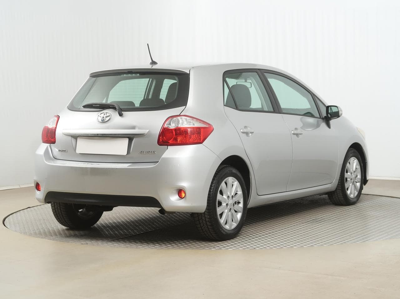 2011 Toyota Auris - 7