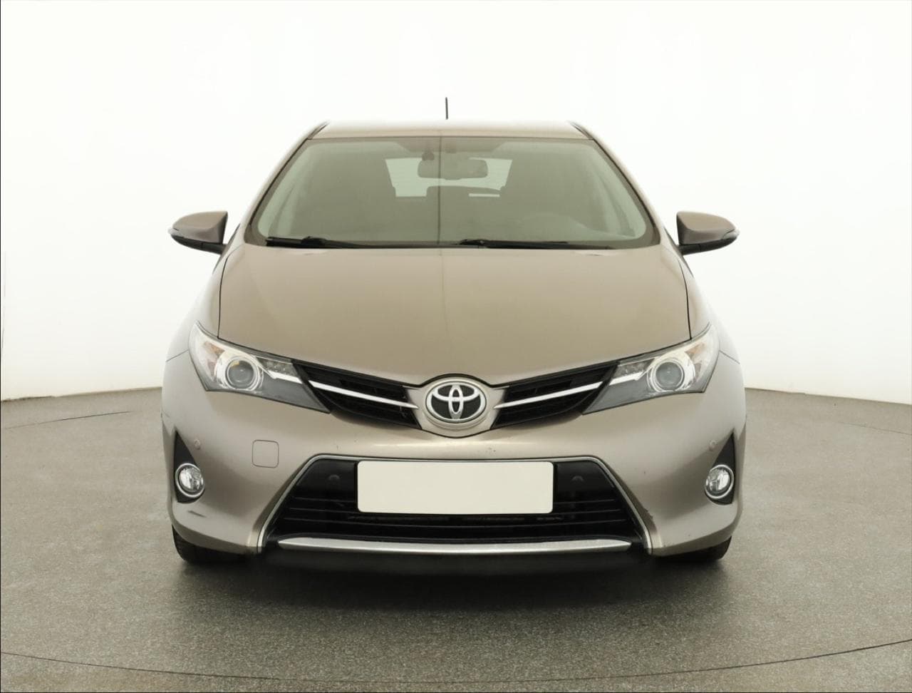 2014 Toyota Auris - 2