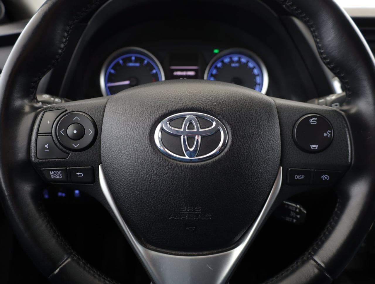 2014 Toyota Auris - 14