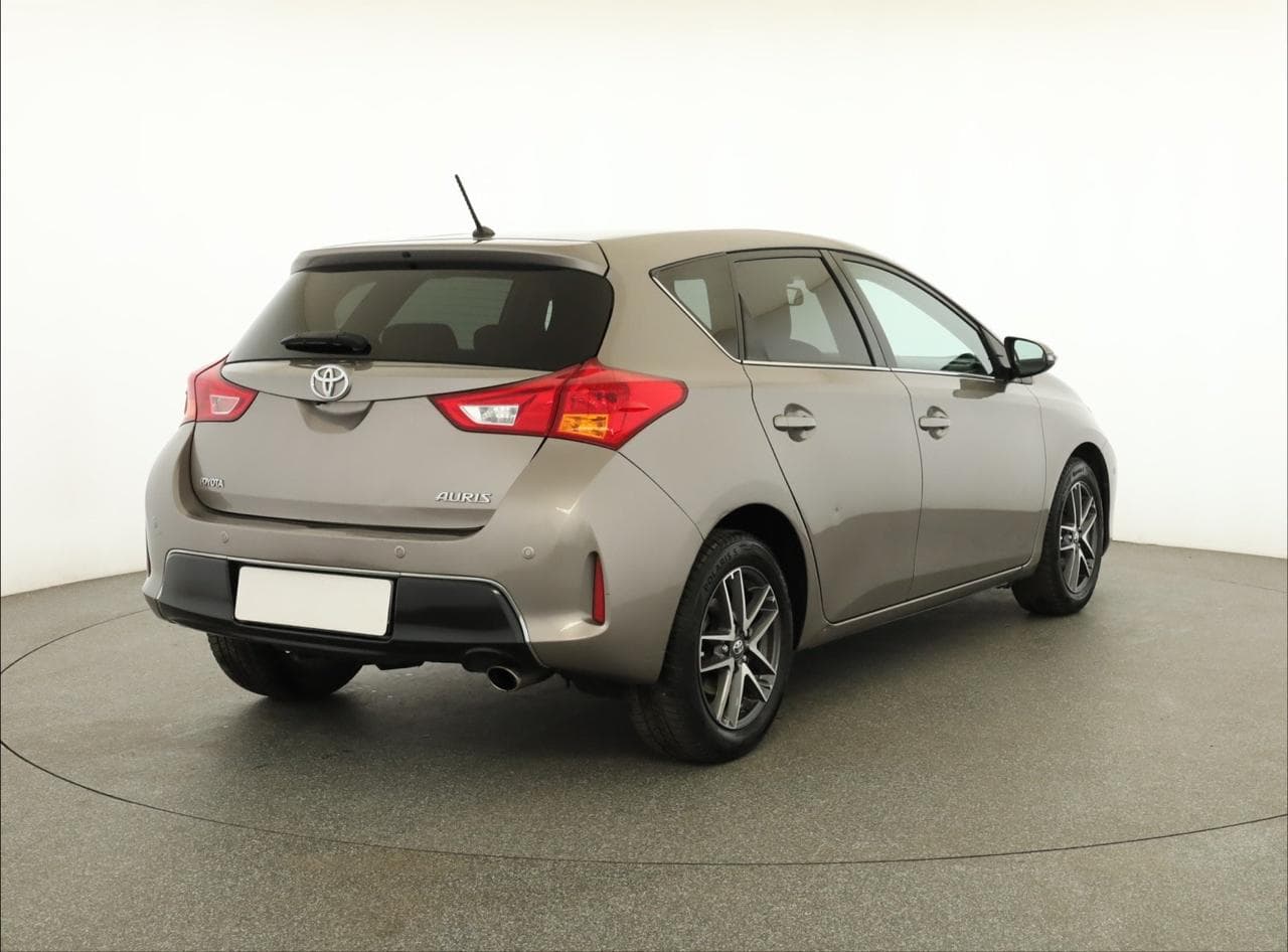 2014 Toyota Auris - 7