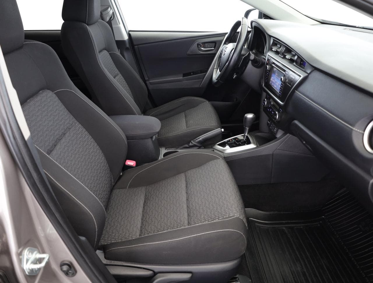2014 Toyota Auris - 10