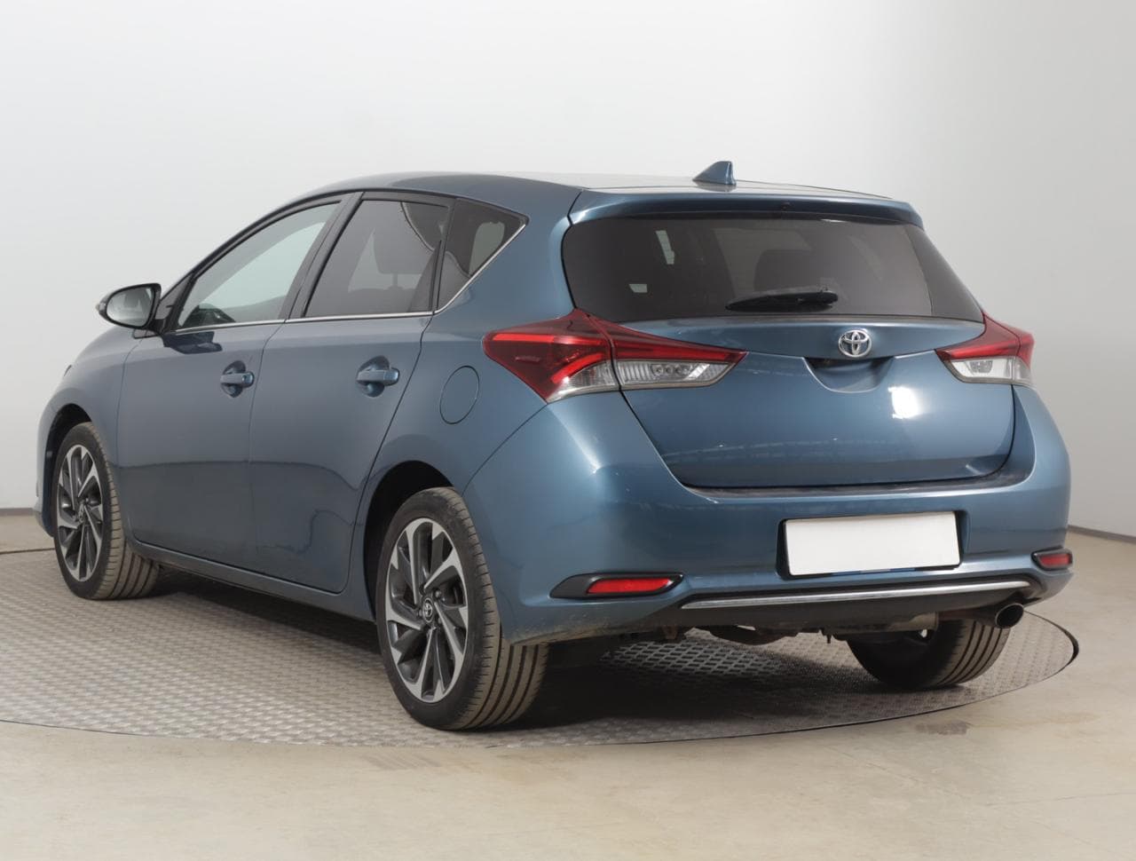 2016 Toyota Auris - 5