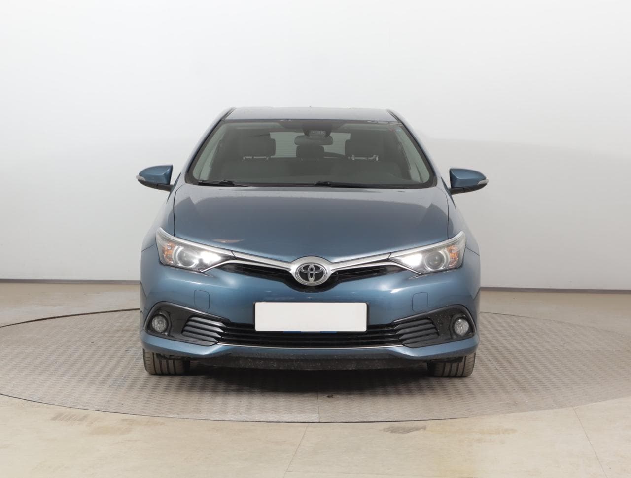 2016 Toyota Auris - 2