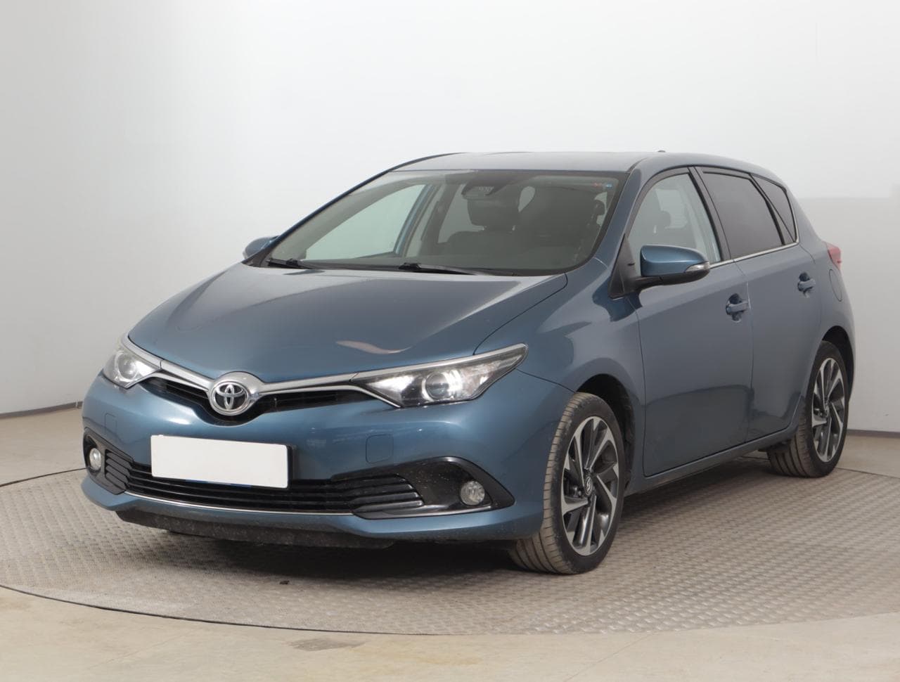 2016 Toyota Auris - 3