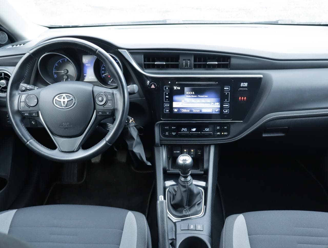 2016 Toyota Auris - 10