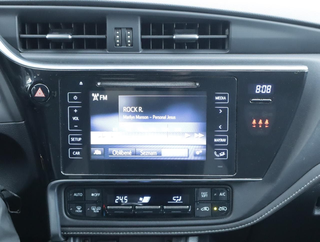 2016 Toyota Auris - 18