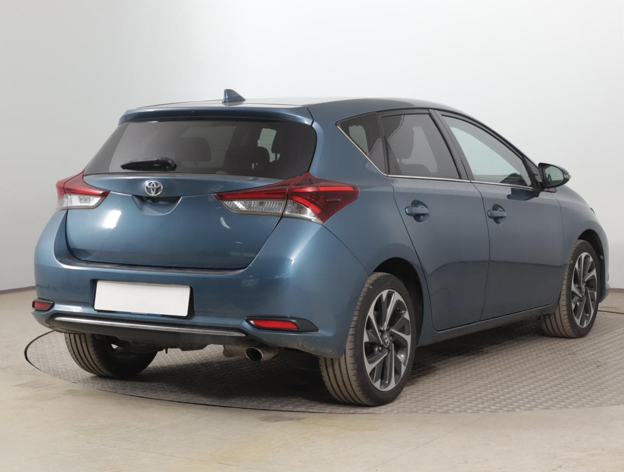 2016 Toyota Auris - 7