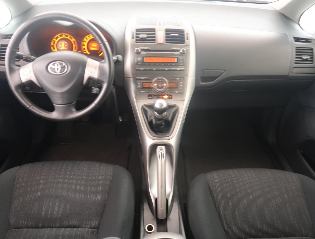2008 Toyota Auris - 10