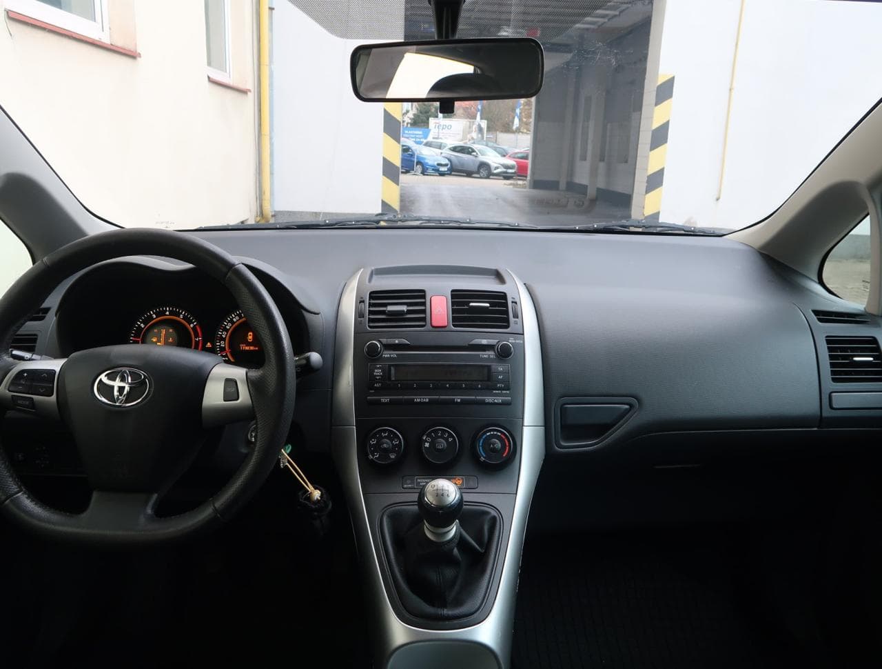 2012 Toyota AURIS - 10