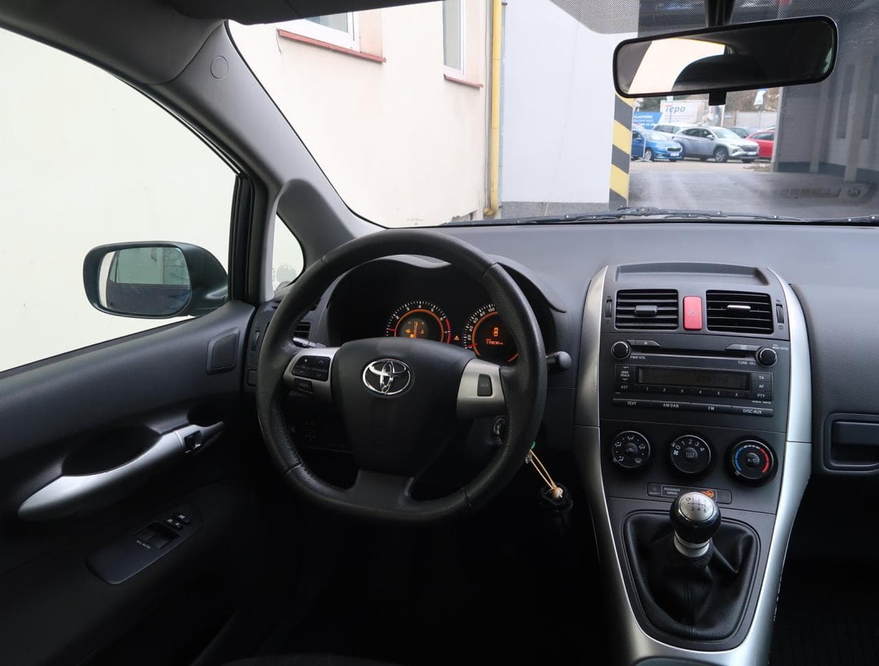 2012 Toyota AURIS - 9