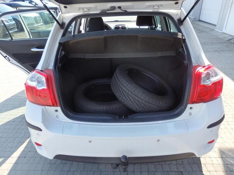 2010 Toyota AURIS - 9