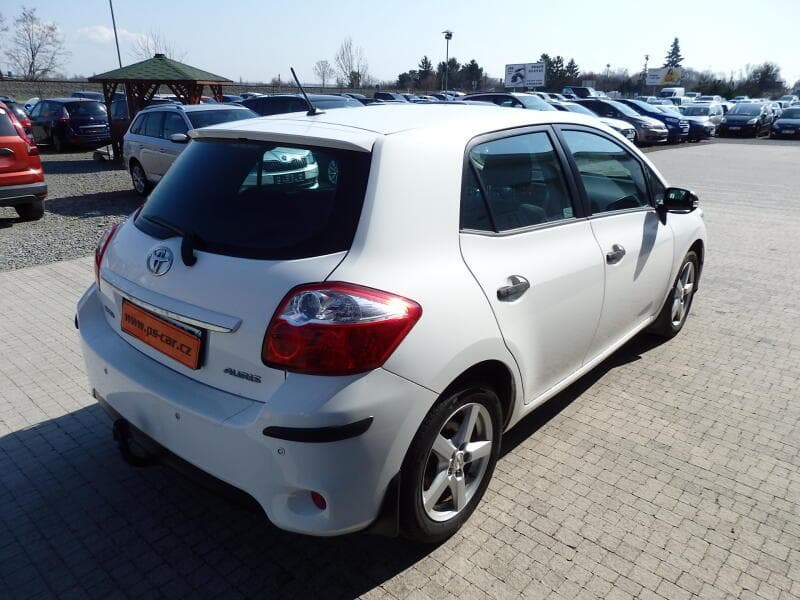 2010 Toyota AURIS - 4