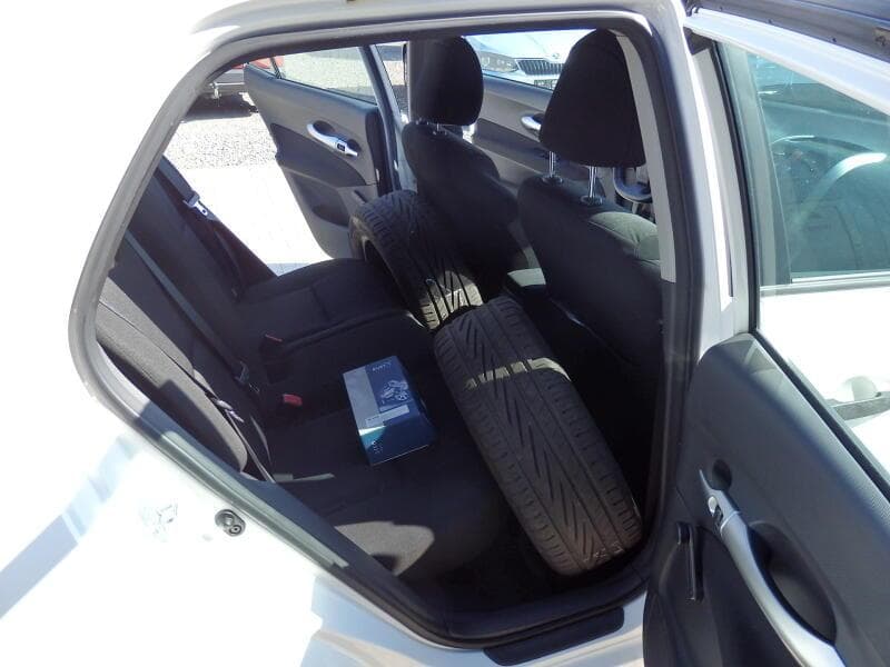 2010 Toyota AURIS - 10