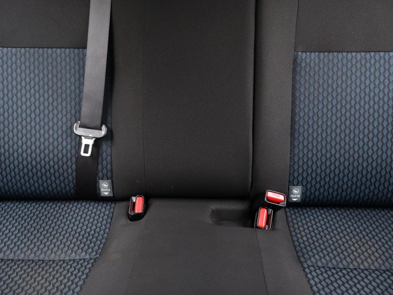 2013 Toyota AURIS - 23