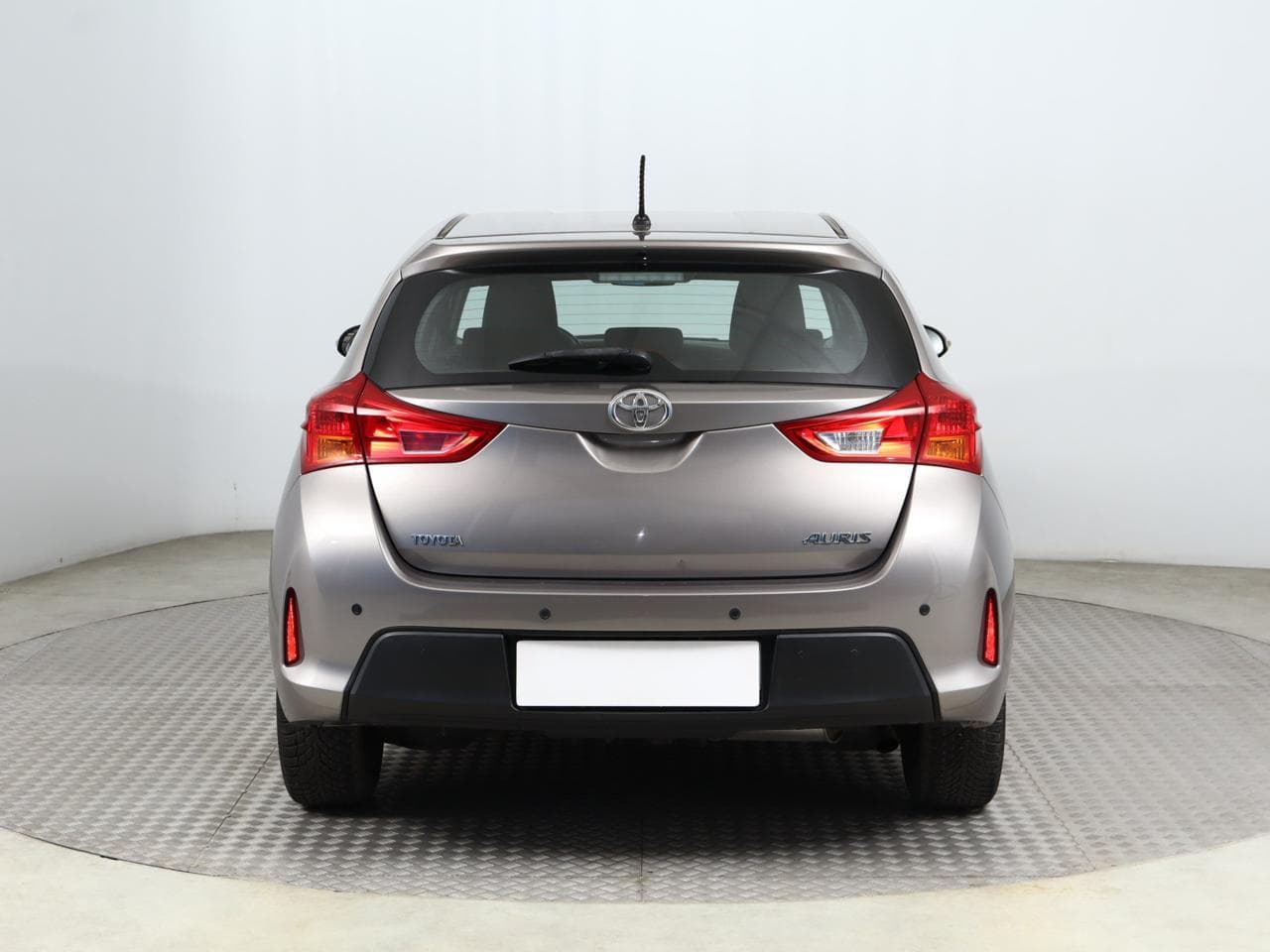 2013 Toyota AURIS - 11
