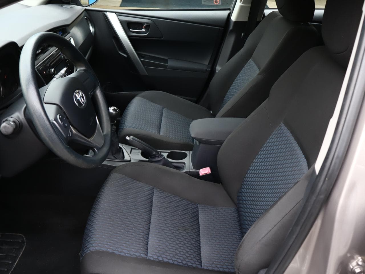2013 Toyota AURIS - 27