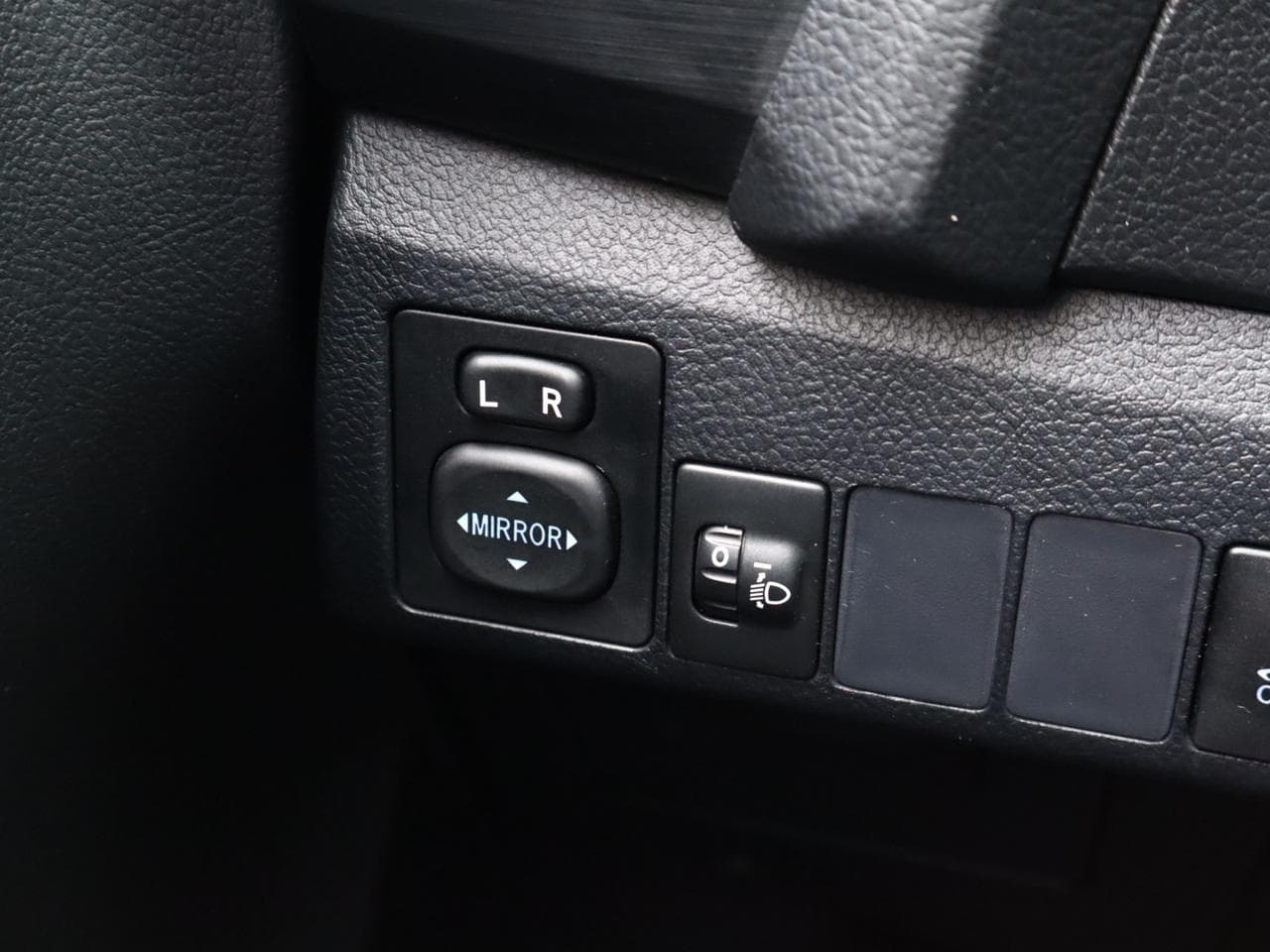 2013 Toyota AURIS - 39