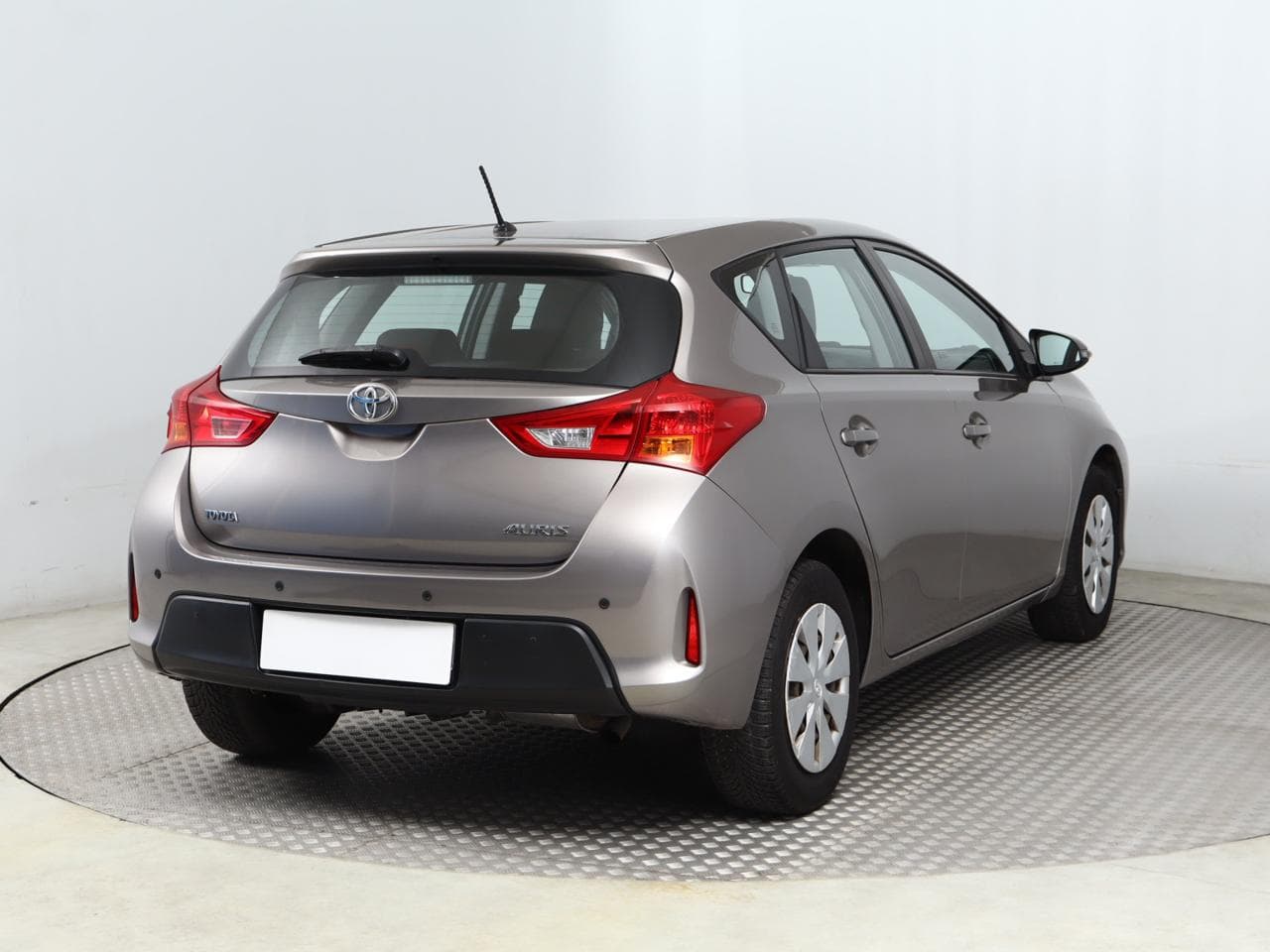 2013 Toyota AURIS - 13
