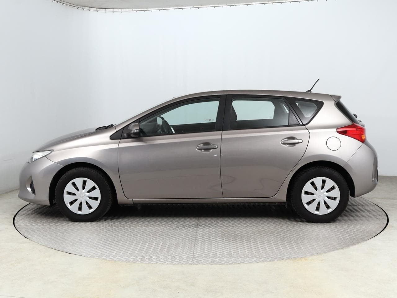 2013 Toyota AURIS - 7