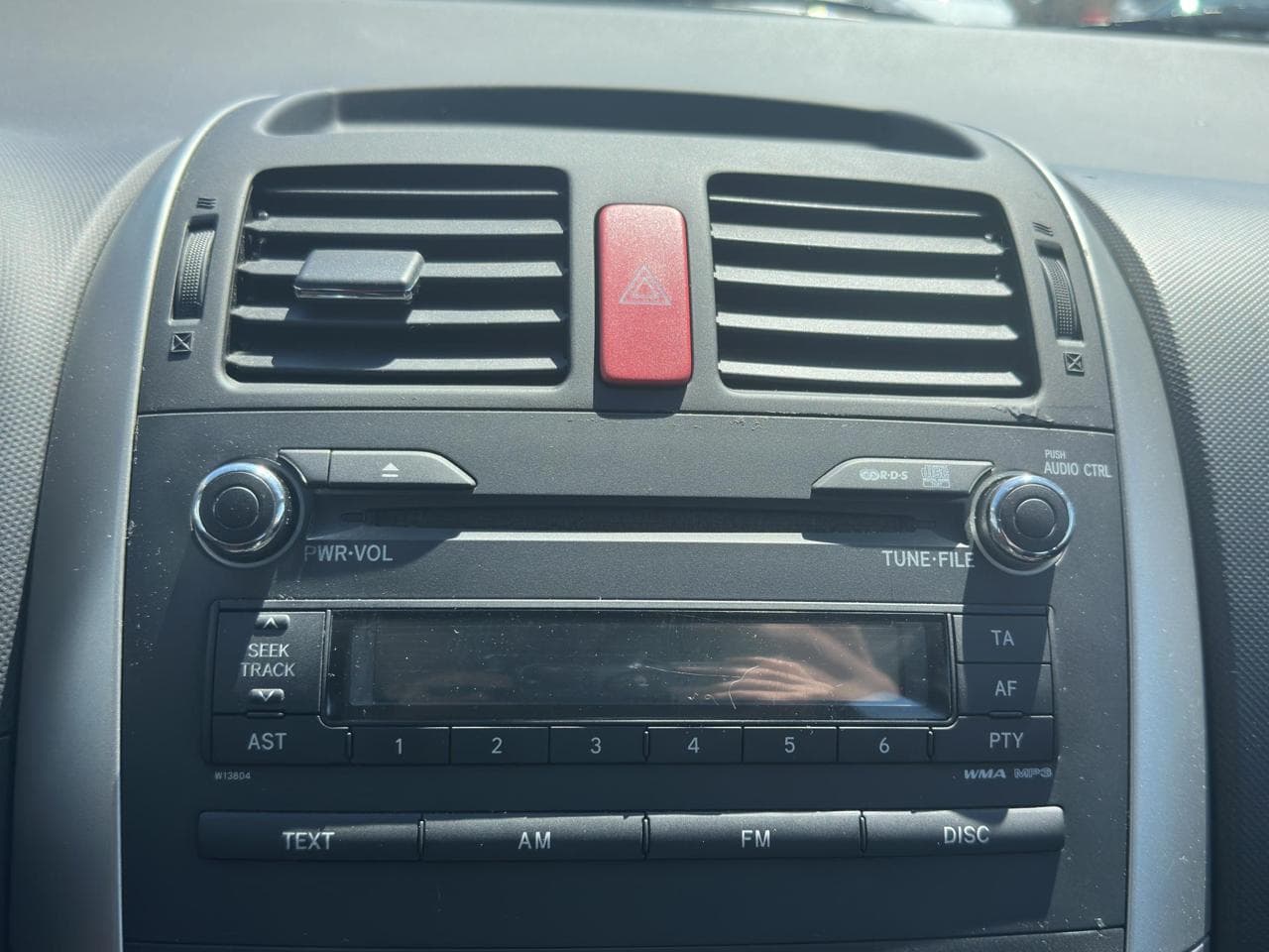 2010 Toyota AURIS - 13