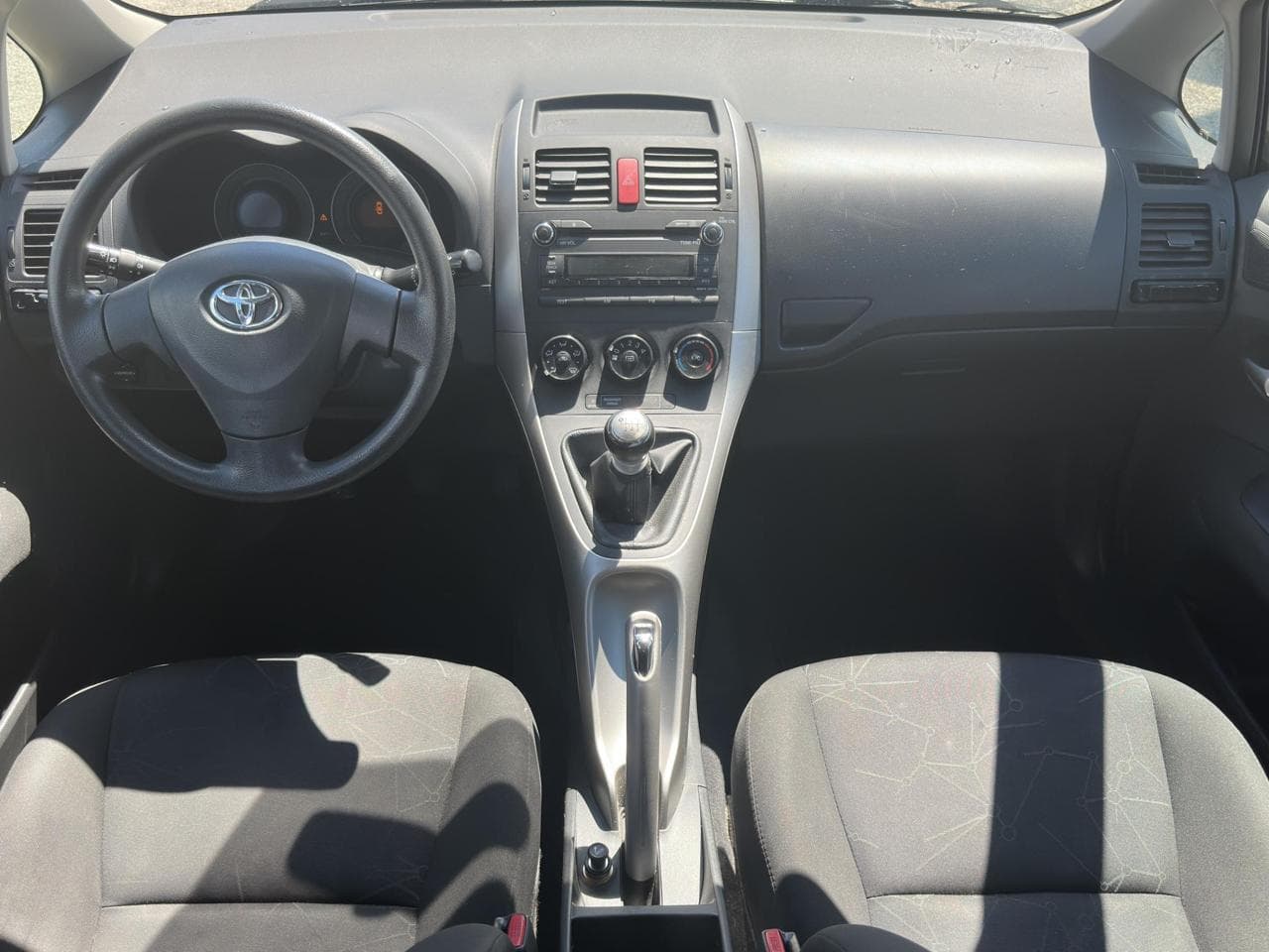 2010 Toyota AURIS - 8
