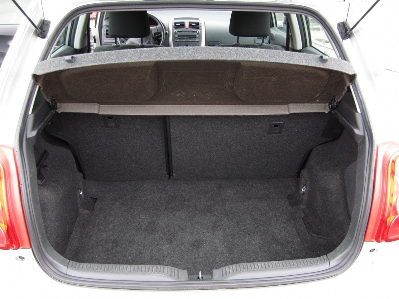 2010 Toyota AURIS - 7