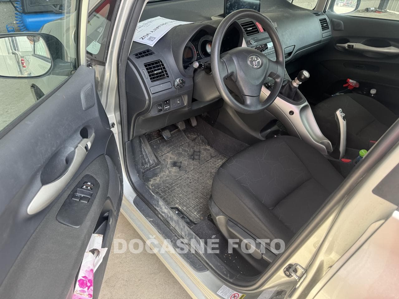 2010 Toyota AURIS - 3
