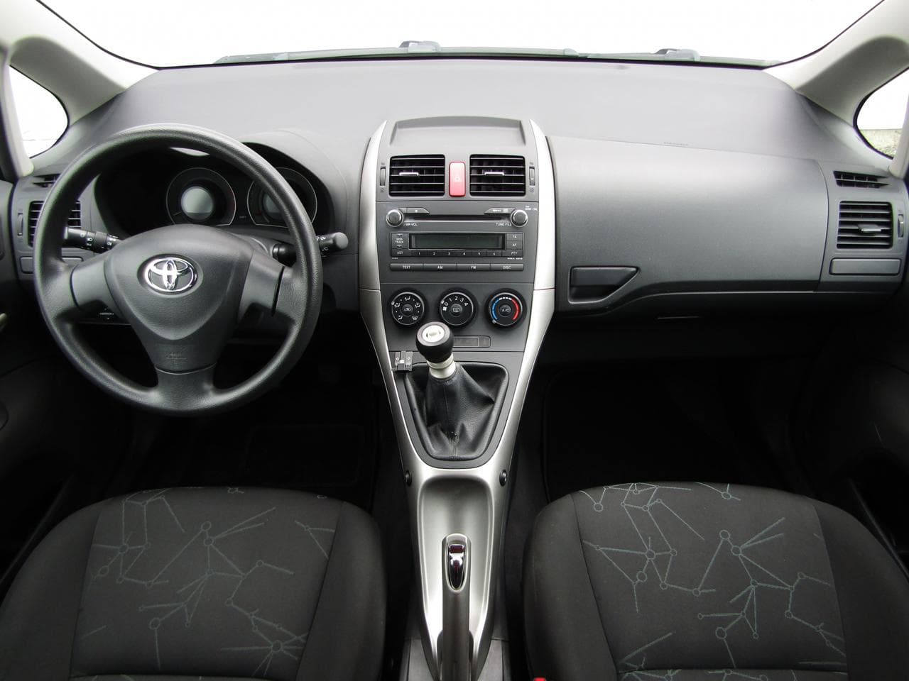 2010 Toyota AURIS - 8