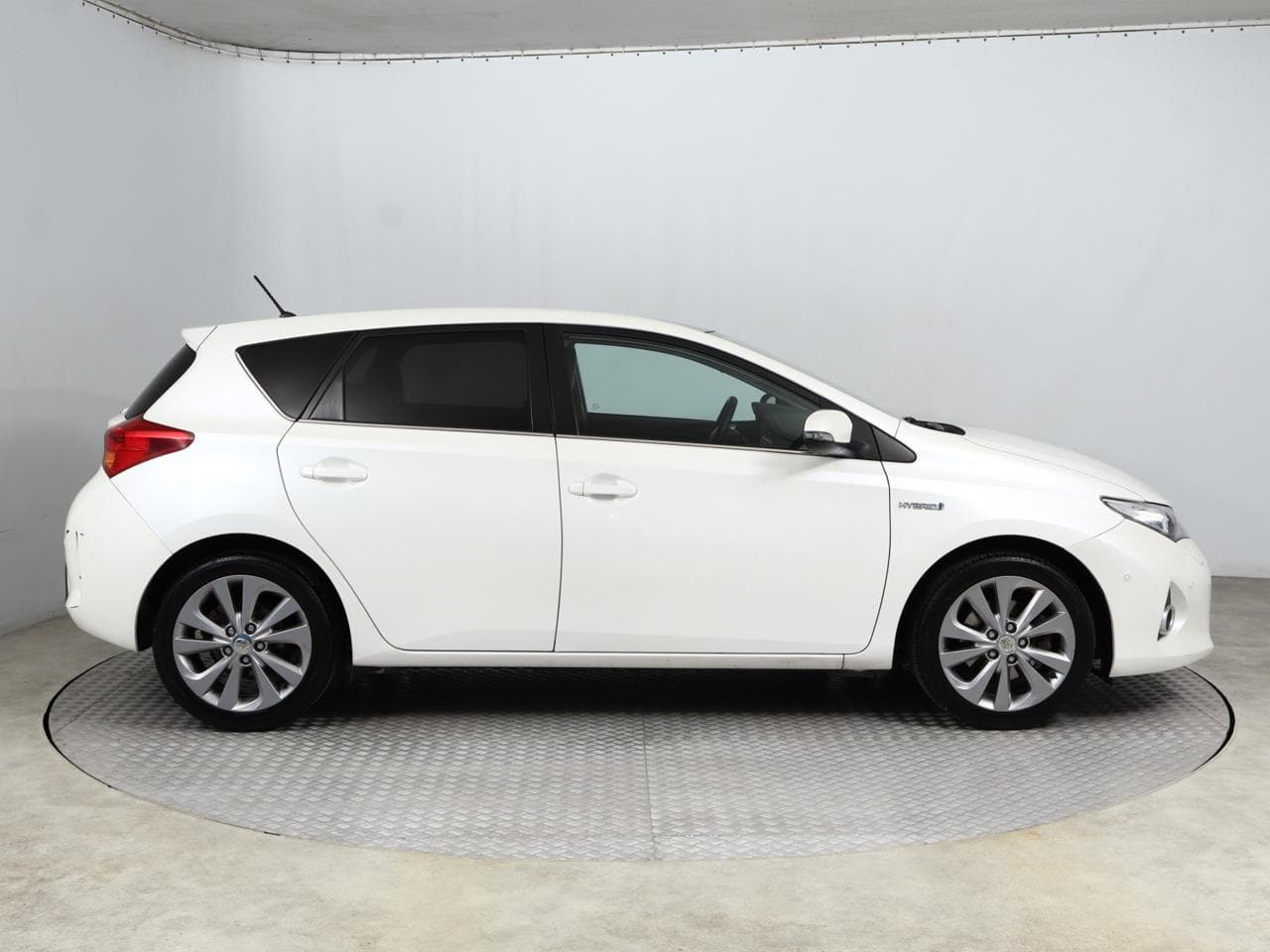 2013 Toyota AURIS - 8