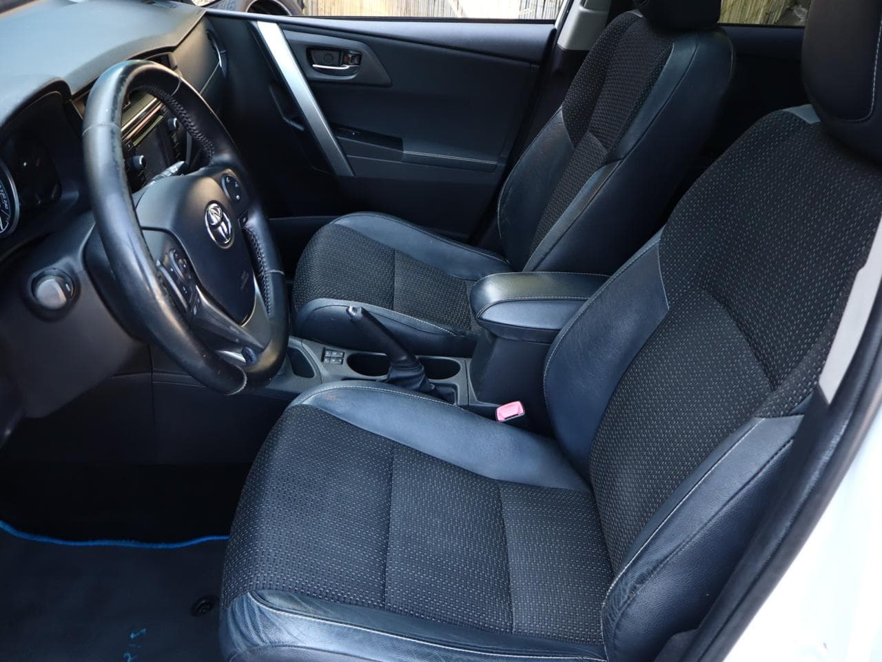 2013 Toyota AURIS - 14