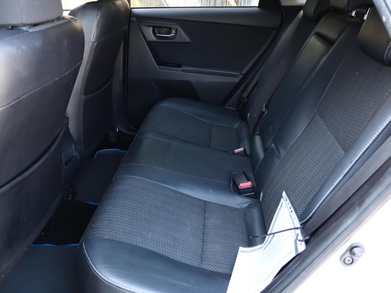 2013 Toyota AURIS - 13