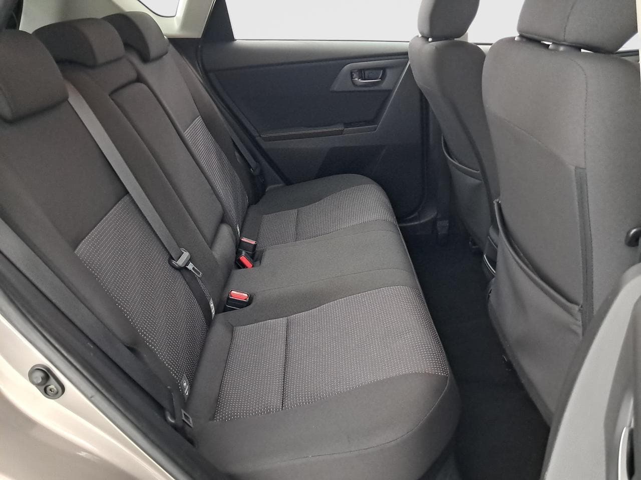 2013 Toyota AURIS - 13