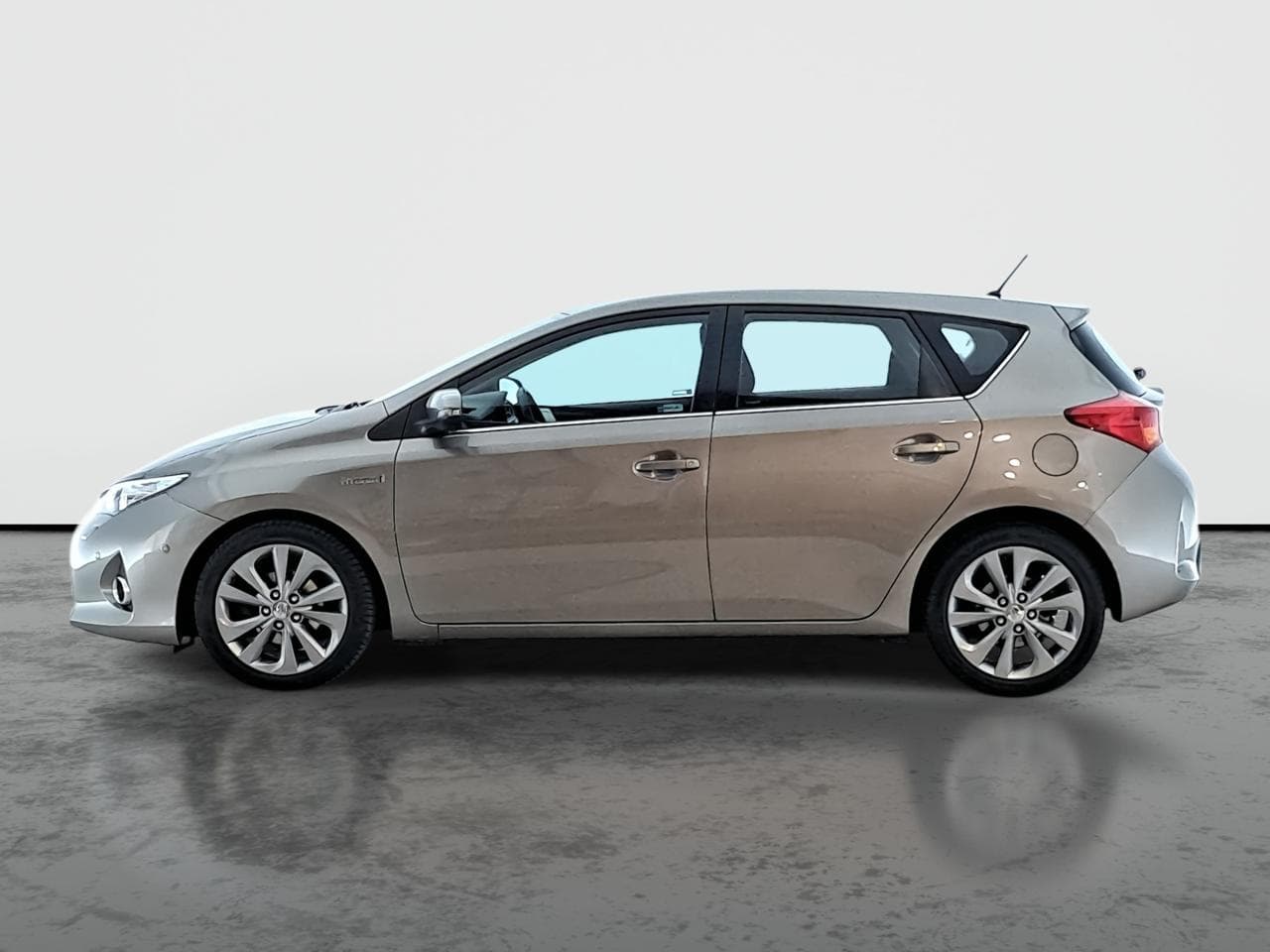 2013 Toyota AURIS - 4