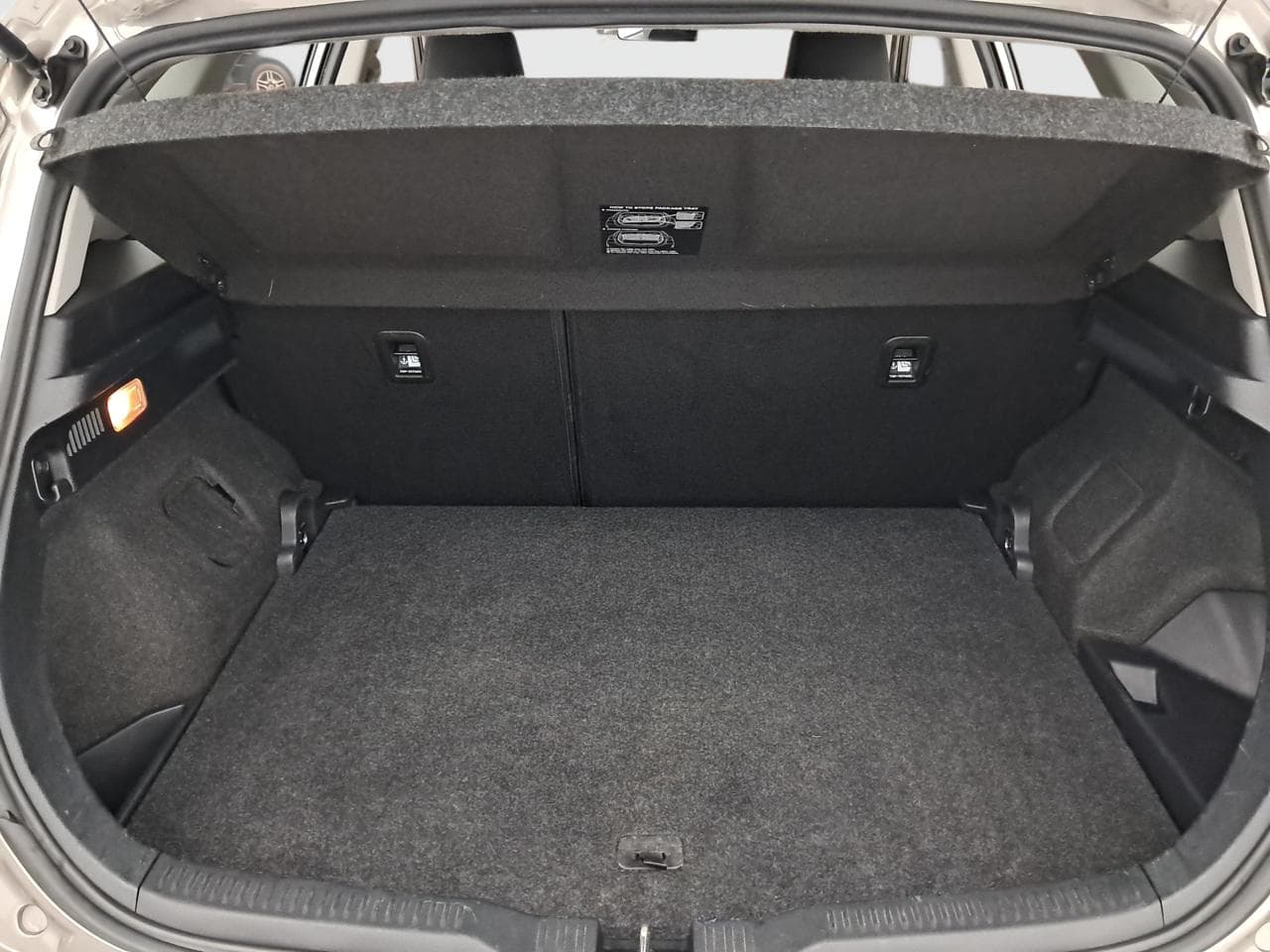 2013 Toyota AURIS - 20