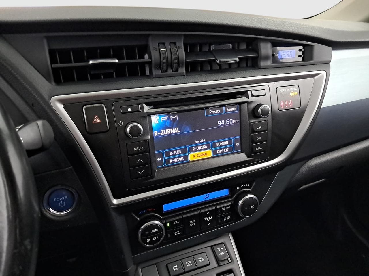 2013 Toyota AURIS - 18