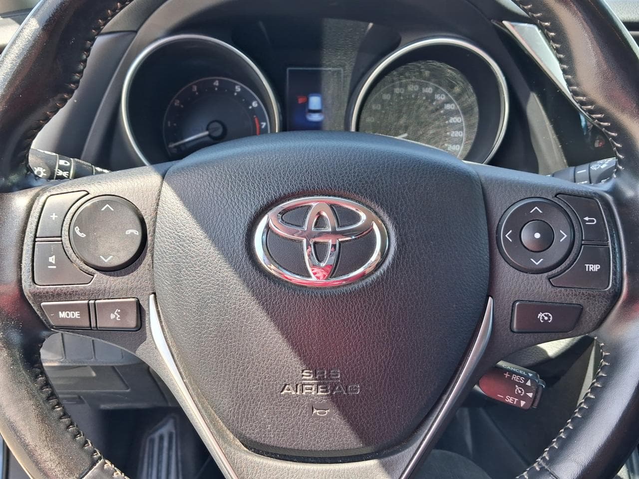 2017 Toyota AURIS - 19