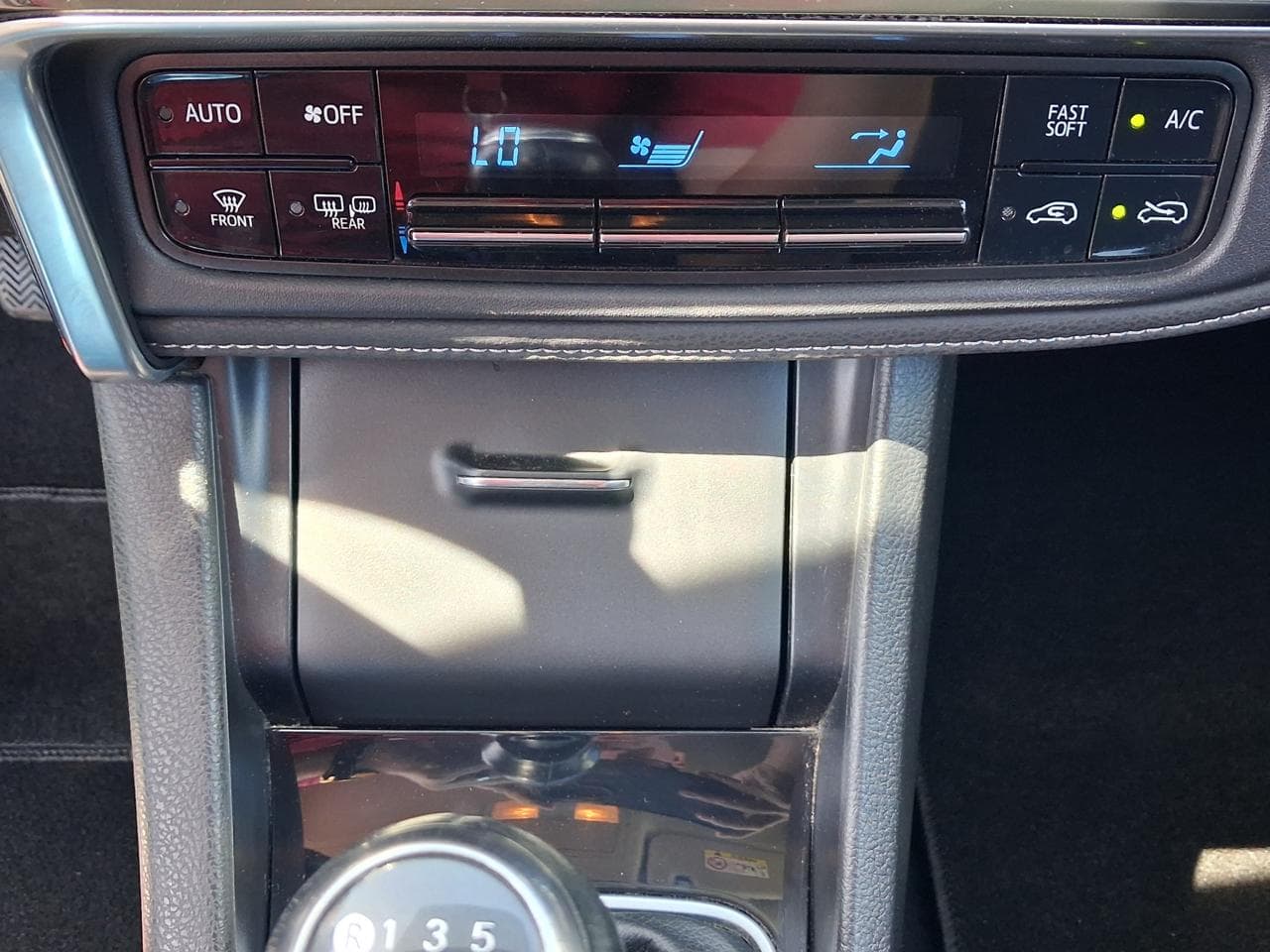2017 Toyota AURIS - 17