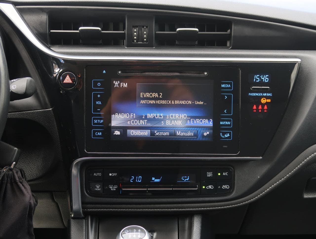 2016 Toyota AURIS - 18