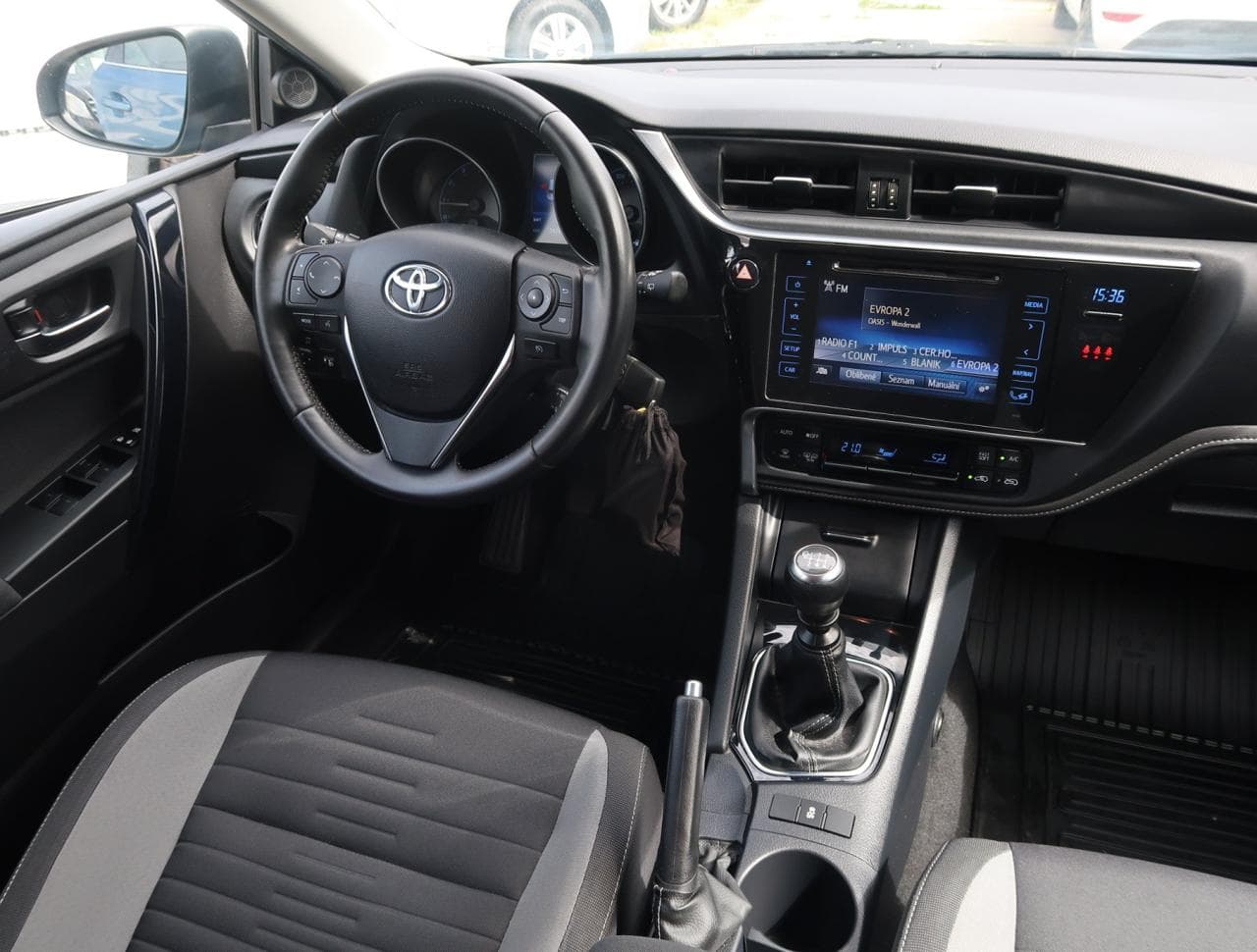 2016 Toyota AURIS - 9