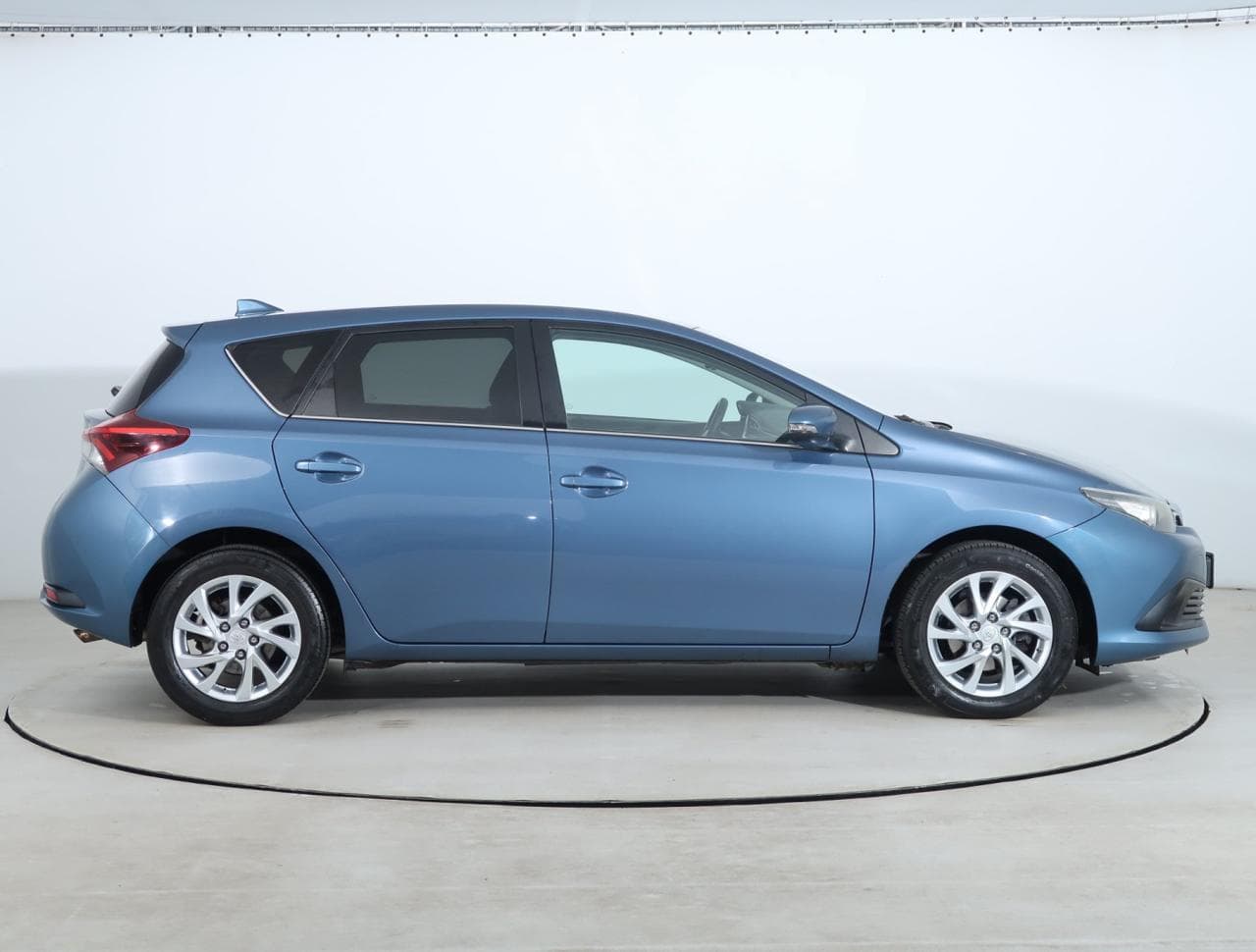 2016 Toyota AURIS - 8