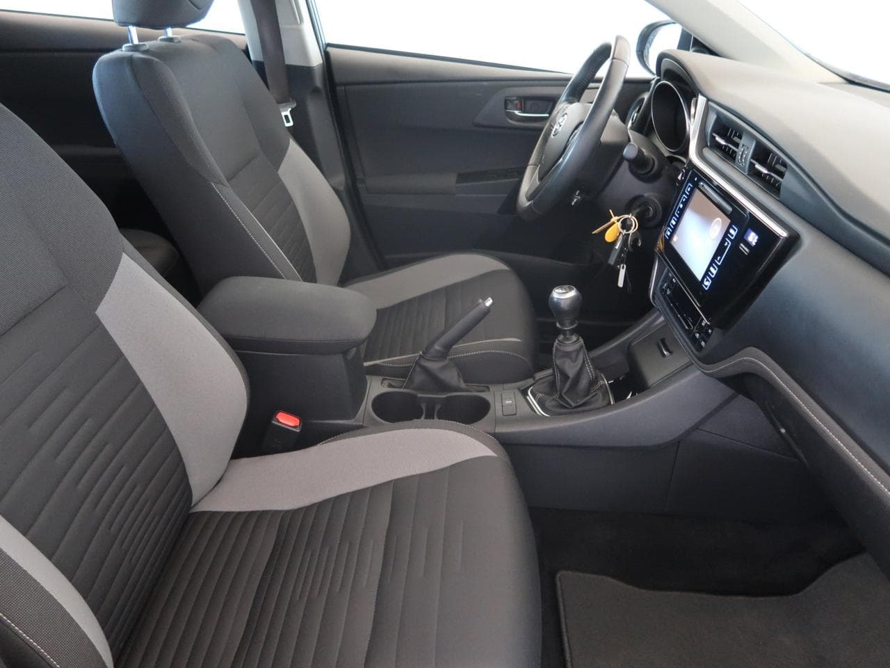 2017 Toyota AURIS - 12
