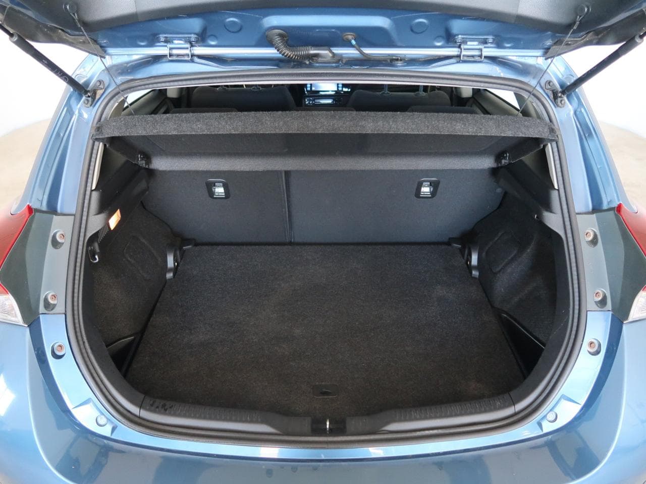 2017 Toyota AURIS - 19