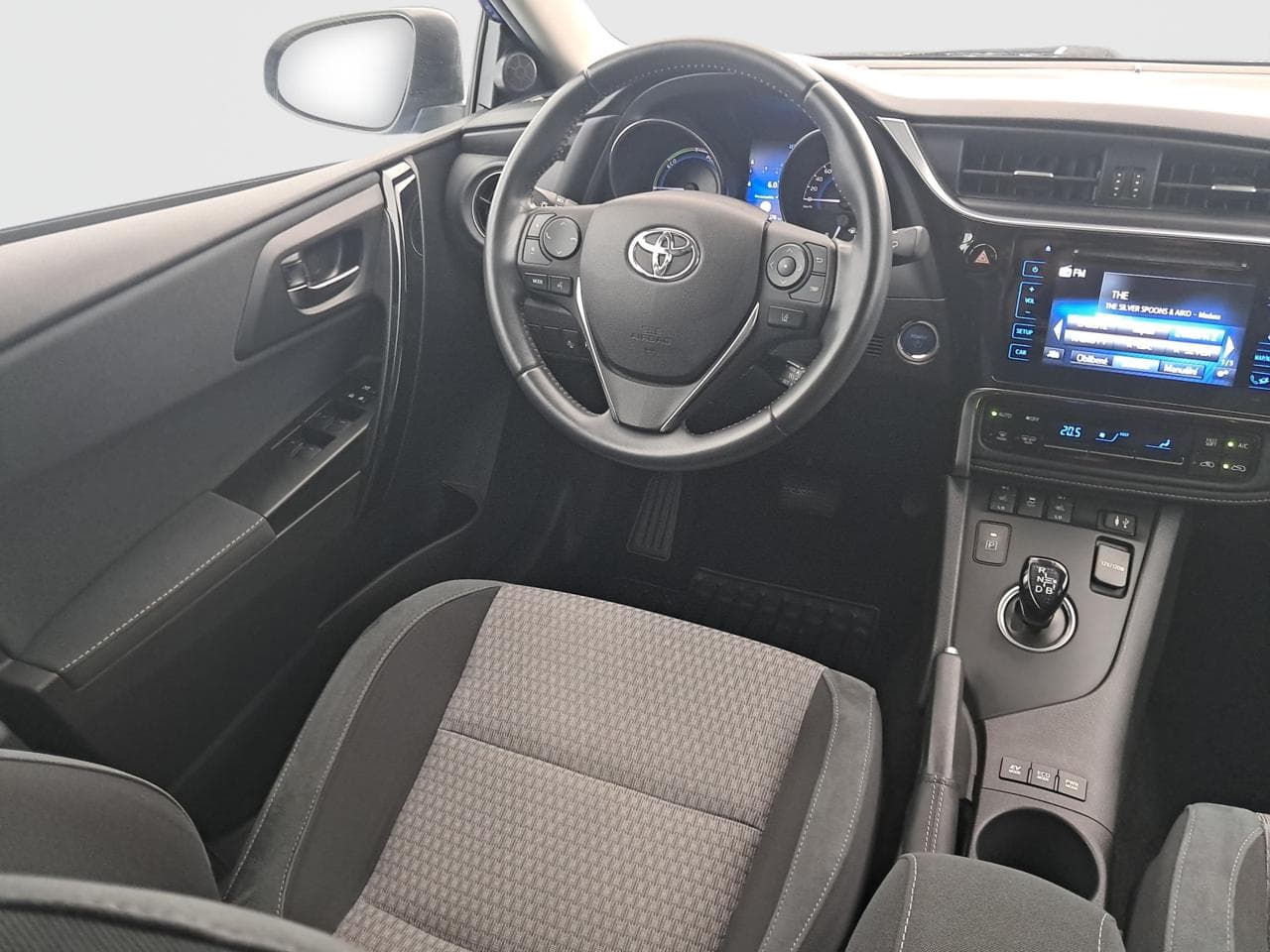 2019 Toyota AURIS - 10