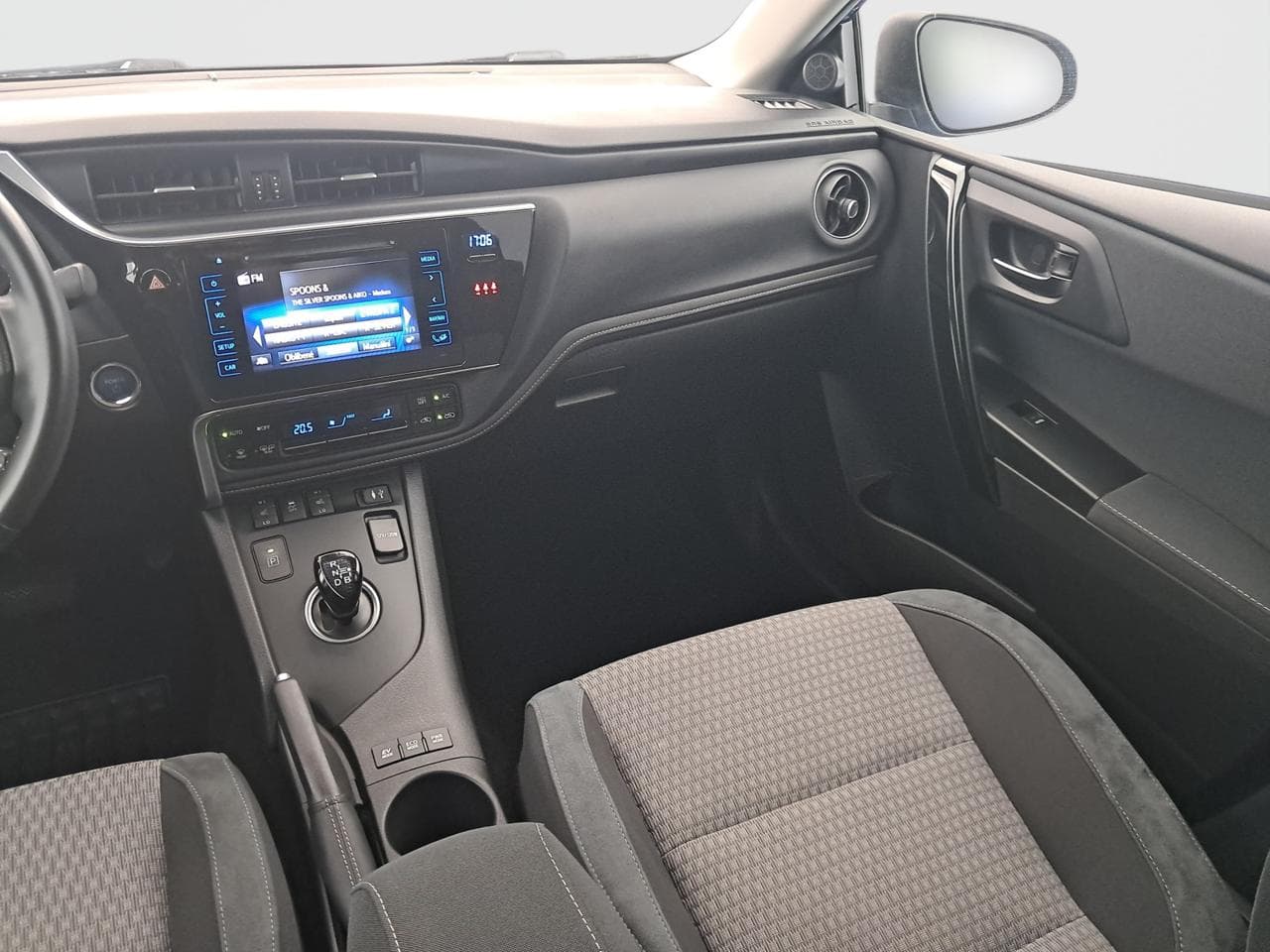 2019 Toyota AURIS - 9