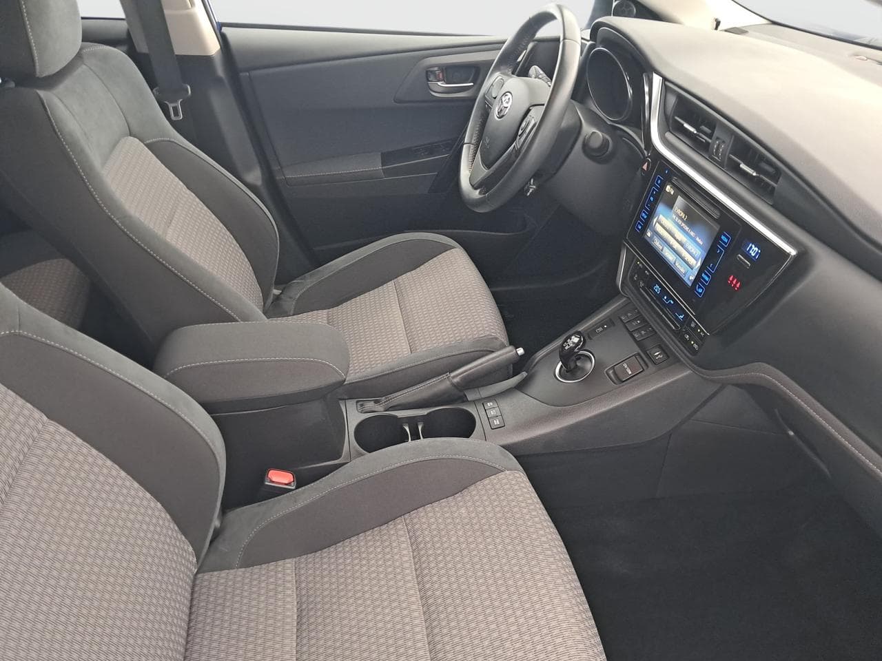 2019 Toyota AURIS - 12