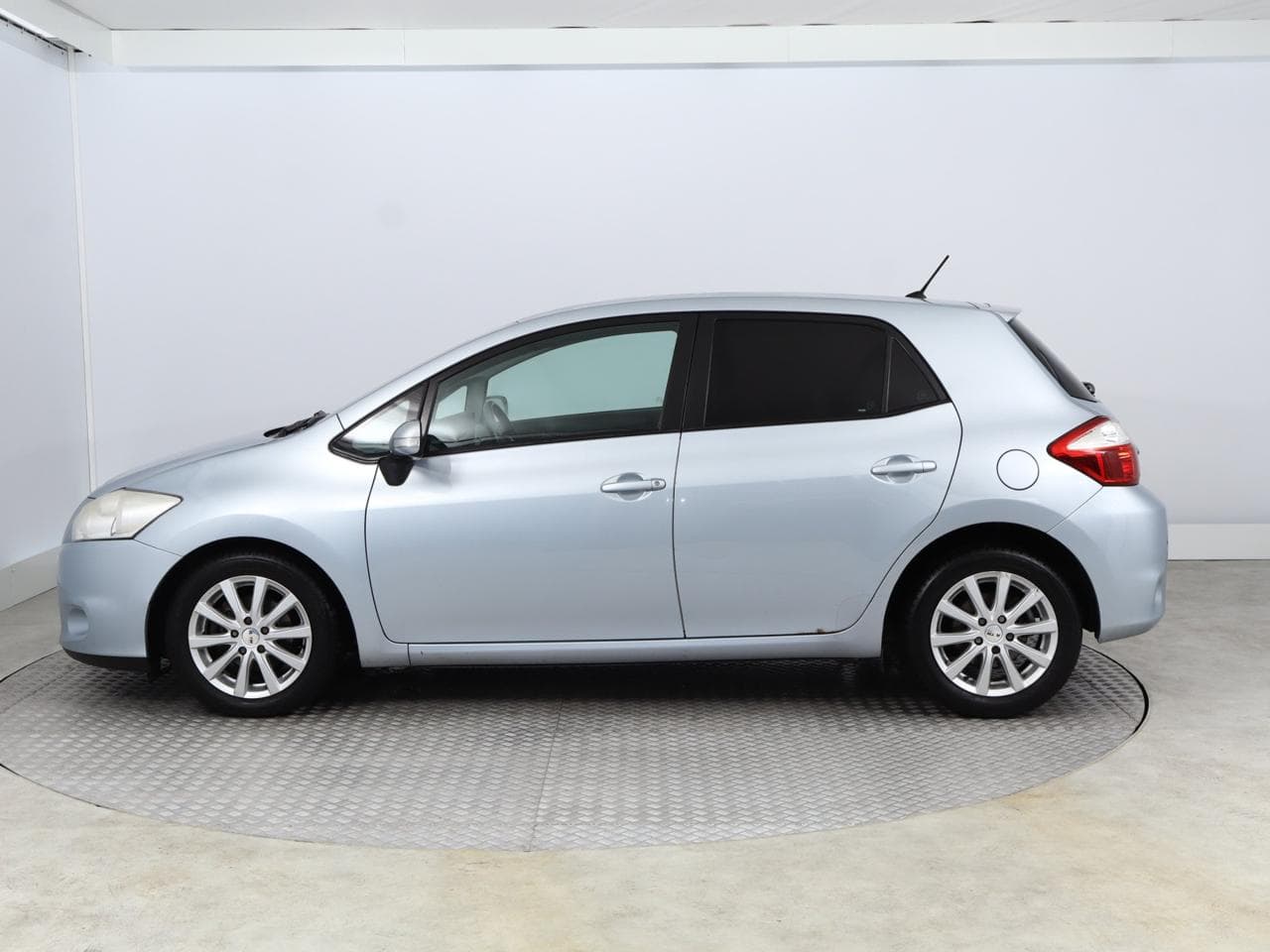 2010 Toyota AURIS - 4