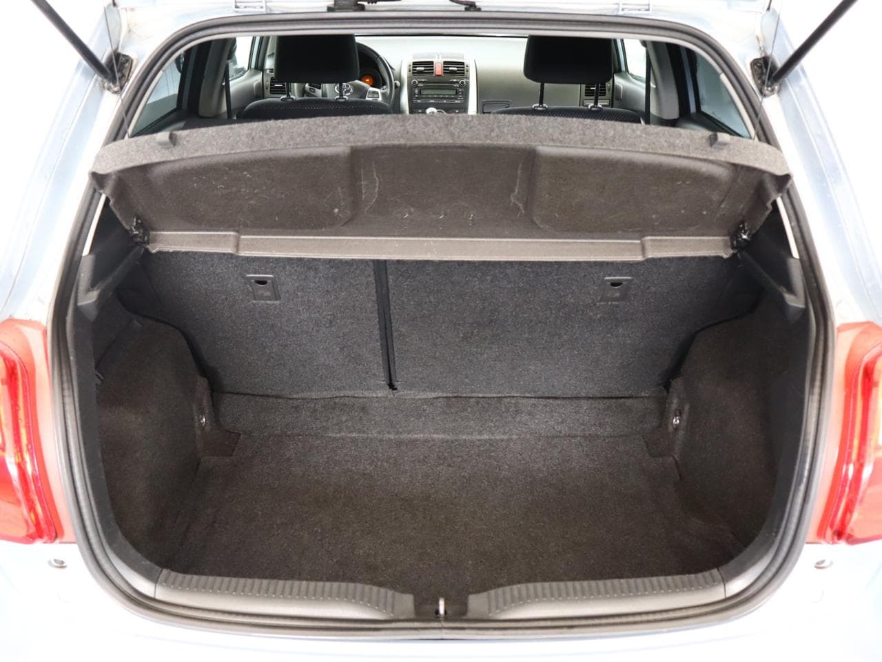 2010 Toyota AURIS - 16